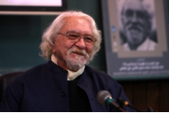 داریوش شایگان ؛ زیر اسمان های جهان با هویت چهل  تکه