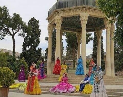 هرباغبان که گل به سوی برزن آورد/ شیراز را دوباره به یاد من آورد