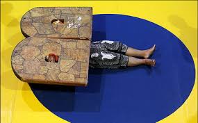 سنگ کسی را به سینه زدن