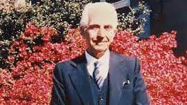 احمد گلچین معانی : شاعر، نویسنده و پژوهشگر