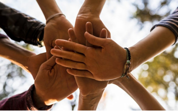 همدلی ازهمزبانی بهتراست