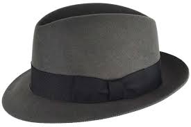 کلاه خود را قاضی کردن